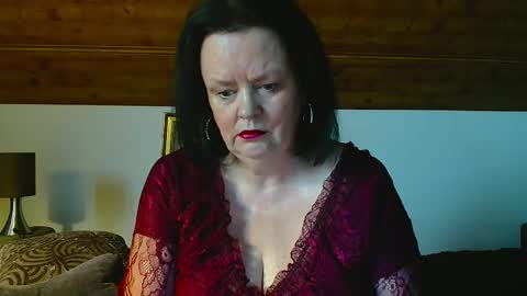 TiffanyMature online show from 11/18/25, 08:08