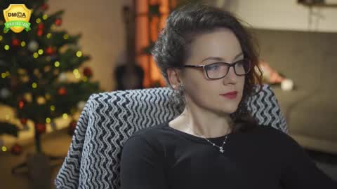 tiffanyriox online show from 12/19/25, 12:50