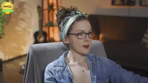 tiffanyriox online show from 03/05/26, 12:50