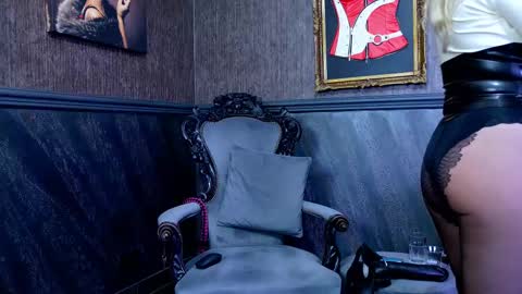 Tiffany  Sia online show from 03/12/25, 09:44