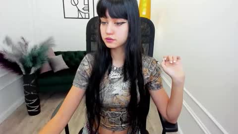 tiffanyyoun online show from 01/18/26, 04:16