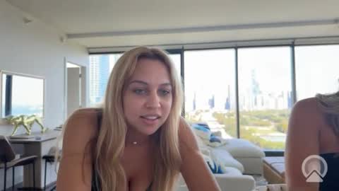 Tiffstreatsxoxo online show from 09/22/25, 05:15