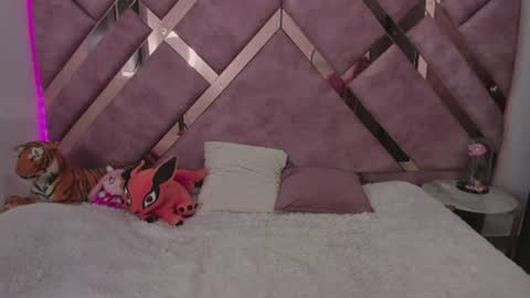 Snapshot of tigerbaby_ chatting on 07/23/26, 01:58 Ana online show from 07/23/26, 01:58