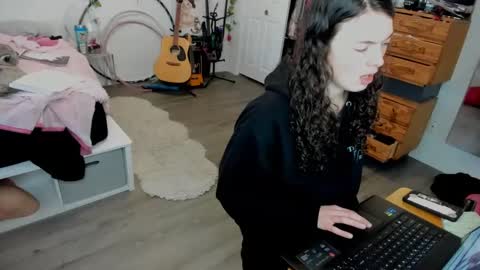 Snapshot of tiggerrosey chatting on 01/29/25, 10:11 All my Links online show from 01/29/25, 10:11