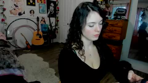 Snapshot of tiggerrosey chatting on 02/08/25, 12:17 All my Links online show from 02/08/25, 12:17