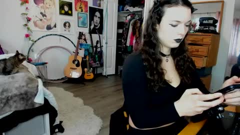 Snapshot of tiggerrosey chatting on 03/11/25, 08:53 All my Links online show from 03/11/25, 08:53