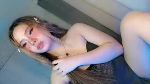 Snapshot of tight_elliana chatting on 05/20/26, 08:48 tight_elliana online show from 05/20/26, 08:48