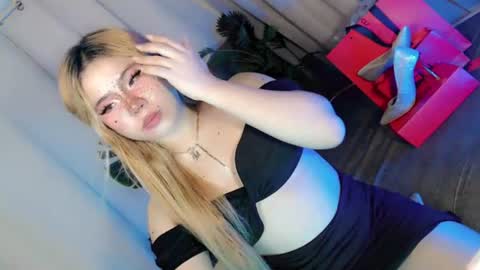 Snapshot of tight_elliana chatting on 07/20/26, 07:00 tight_elliana online show from 07/20/26, 07:00