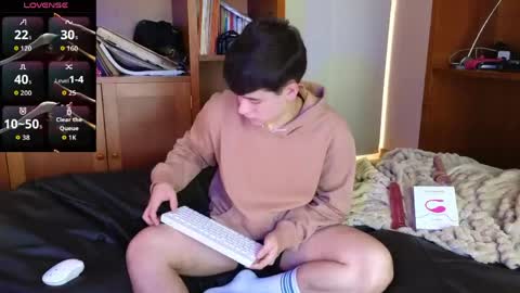 Snapshot of tightncuteass chatting on 05/07/26, 04:23 Camilo online show from 05/07/26, 04:23