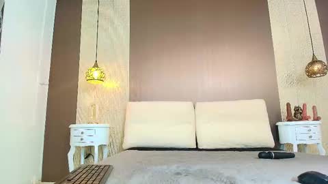 T I F F A N Y online show from 12/18/25, 07:53