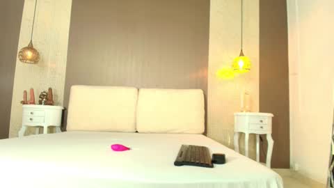 T I F F A N Y online show from 01/13/26, 07:41