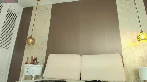 T I F F A N Y online show from 02/04/26, 08:25