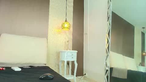 T I F F A N Y online show from 03/04/26, 08:26