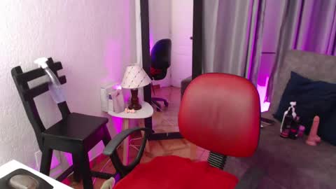 tiinajonus_ online show from 05/01/26, 03:55