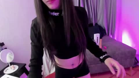 tiinajonus_ online show from 06/11/26, 04:21