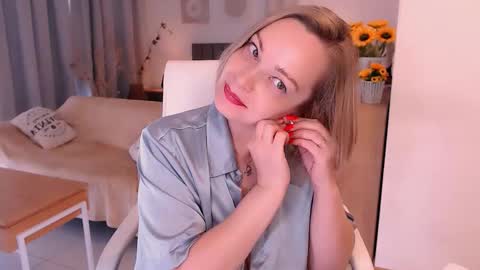 Tilly online show from 12/20/25, 08:05