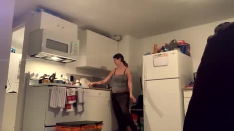 Snapshot of tiltmode420 chatting on 01/01/25, 01:47 tiltmode420 online show from 01/01/25, 01:47