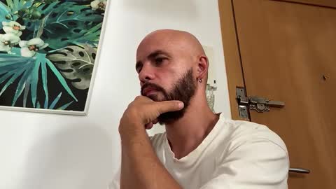 Snapshot of tim_beard chatting on 09/14/25, 12:04 Tim Beard online show from 09/14/25, 12:04