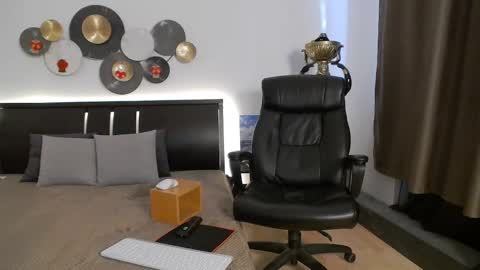 ask me online show from 02/23/25, 07:44