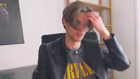 ask me online show from 11/28/25, 08:22