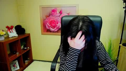 Luisa online show from 12/27/24, 08:56