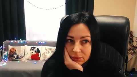 Luisa online show from 12/22/25, 08:55