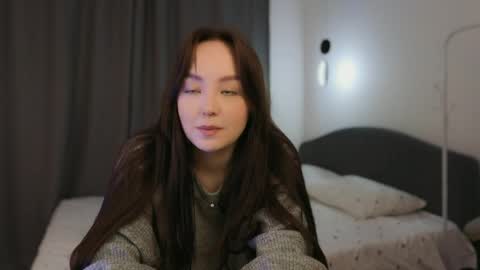 Mia online show from 04/19/26, 06:10