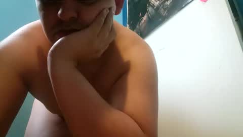 Snapshot of timidguy44 chatting on 10/25/25, 09:09 Shaved and Nude online show from 10/25/25, 09:09