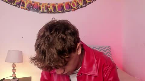 Timothy 21 years old online show from 10/17/25, 09:28