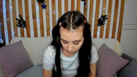 Snapshot of tina_ellisi chatting on 01/12/25, 01:11 Tina online show from 01/12/25, 01:11