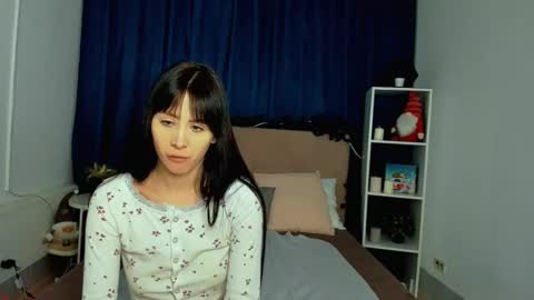 Snapshot of tina_ellisi chatting on 01/13/25, 10:47 Tina online show from 01/13/25, 10:47