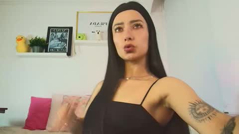 Tina Wild online show from 12/01/25, 02:27