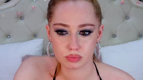 Snapshot of tinabrook chatting on 02/06/25, 10:26 Tina online show from 02/06/25, 10:26