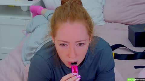 Snapshot of tinabrook chatting on 09/12/25, 04:12 Tina online show from 09/12/25, 04:12