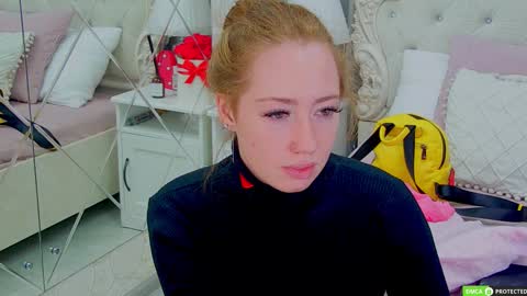 Snapshot of tinabrook chatting on 10/07/25, 04:09 Tina online show from 10/07/25, 04:09