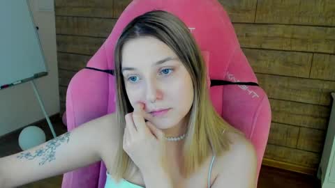 TinaBurton online show from 05/04/26, 05:42