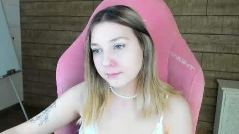 Snapshot of tinaburton chatting on 06/10/26, 04:50 TinaBurton online show from 06/10/26, 04:50