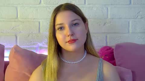 Snapshot of tinaburton chatting on 06/17/26, 04:30 TinaBurton online show from 06/17/26, 04:30