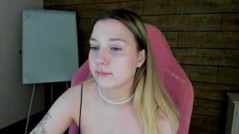 Snapshot of tinaburton chatting on 07/10/26, 04:42 TinaBurton online show from 07/10/26, 04:42