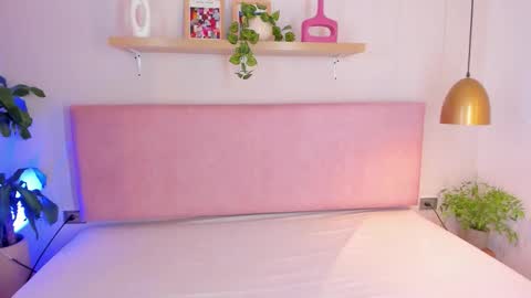 Tina online show from 11/04/25, 11:31