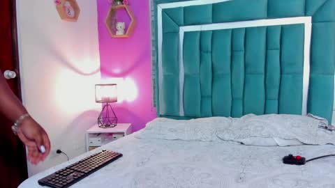 Tina online show from 04/08/26, 08:53