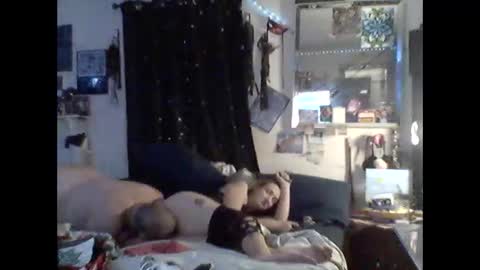 Snapshot of tinalover4u2 chatting on 03/19/26, 07:23 tinalover4u2 online show from 03/19/26, 07:23