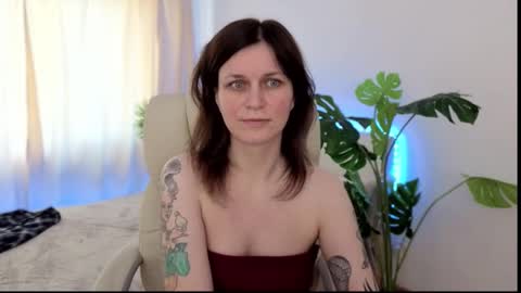 Snapshot of tinamelt chatting on 09/26/25, 05:55 TinaMelt online show from 09/26/25, 05:55