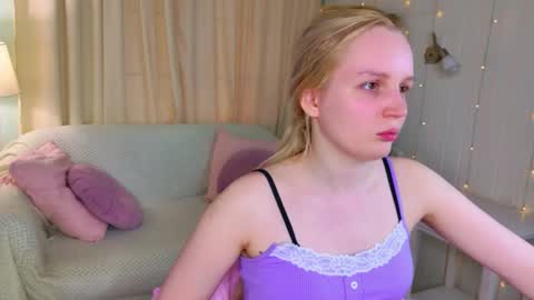 tinasiner online show from 05/07/26, 03:50