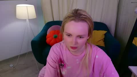 Snapshot of tinasiner chatting on 06/16/26, 03:58 tinasiner online show from 06/16/26, 03:58