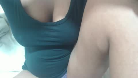 Snapshot of tinaxxxpetitexoxo chatting on 05/08/26, 02:06 Tina online show from 05/08/26, 02:06