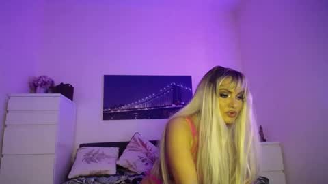 tinkerbell822 online show from 01/18/25, 08:41