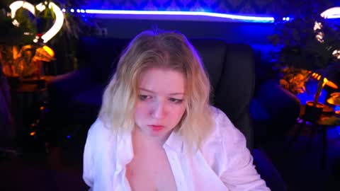 TinkerrBelll online show from 01/20/25, 05:04