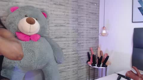 Snapshot of tinna__hottie chatting on 05/06/26, 04:12 Tinna Goddess online show from 05/06/26, 04:12