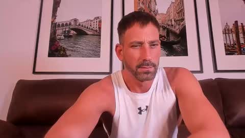 Snapshot of tinoclandestino chatting on 12/15/24, 06:59 tinoclandestino online show from 12/15/24, 06:59